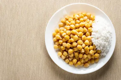 Les incroyables bienfaits du pois chiche : la star de votre placard